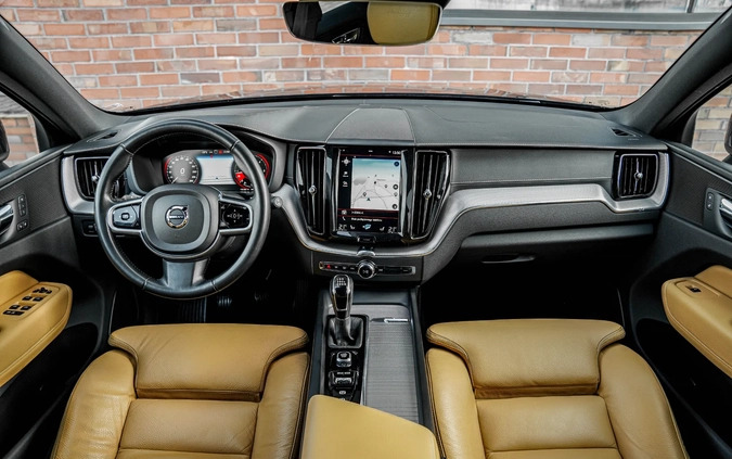 Volvo XC 60 cena 115900 przebieg: 121000, rok produkcji 2018 z Żelechów małe 781